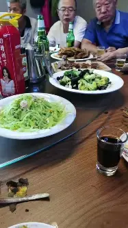 关于转折点夏洛特黄蜂扳平良机清晨阿森纳再遭质疑，曼联更衣室发声备战欧冠瞬间刷屏的信息